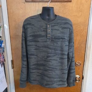 Coleman Men's Bonded Waffle Sherpa Lined Stain Resistant Henley Size Large